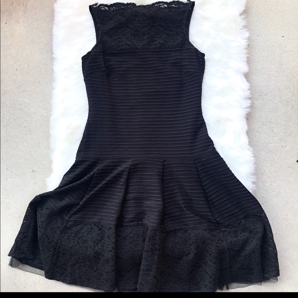 Julian Taylor black sleeveless dress lace Sz 6